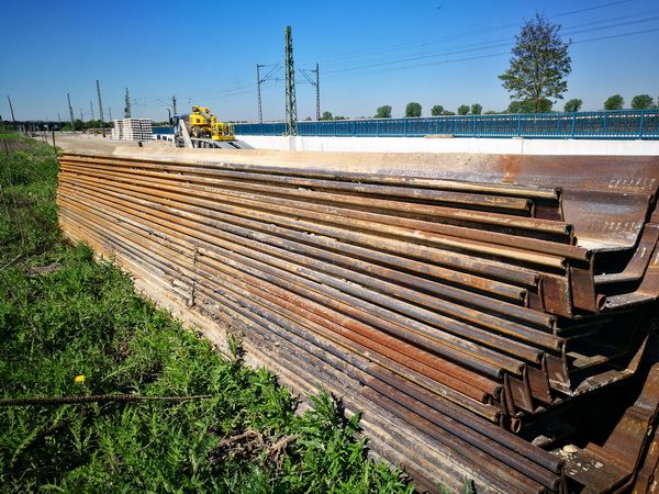 Gebrauchter Spundwand ARGE NNF für die DB Nähe Flughafen München